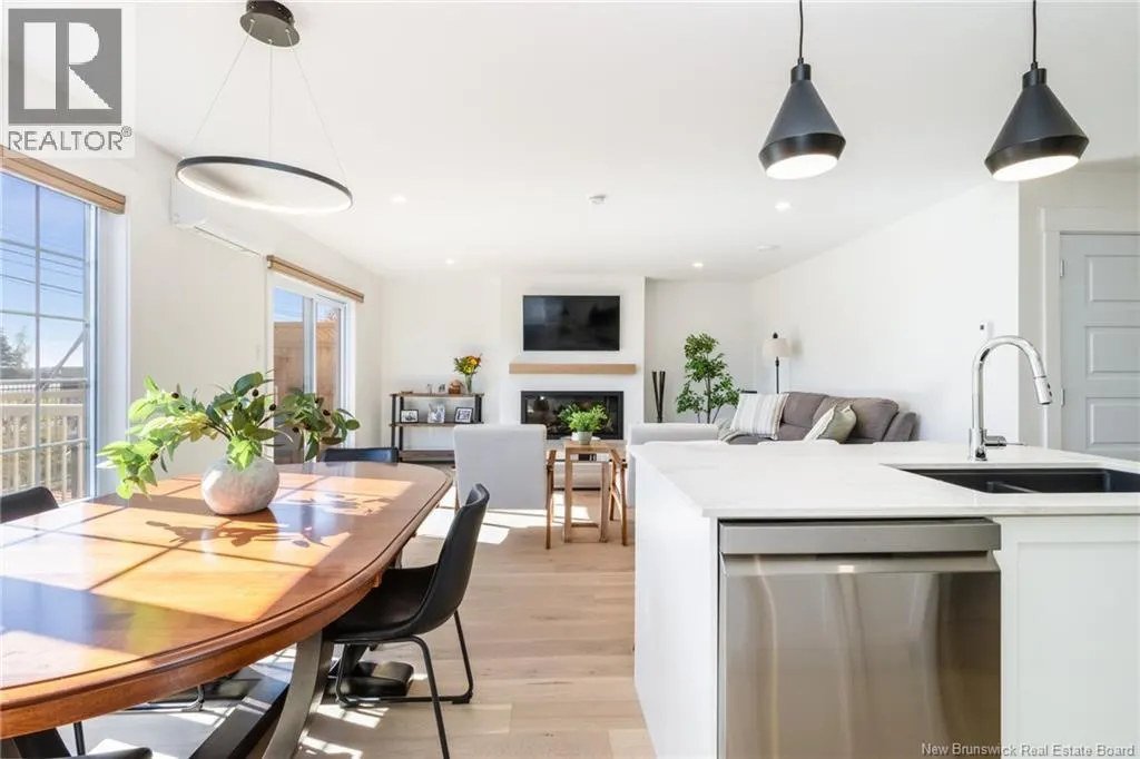 2 Huntingdon Circle