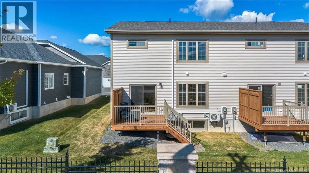 2 Huntingdon Circle