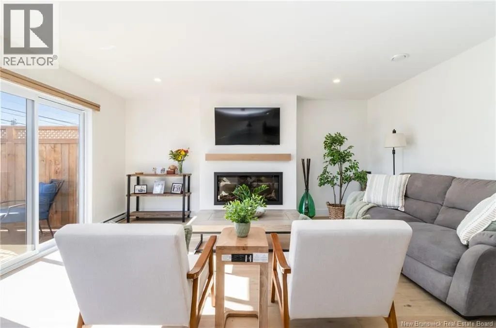 2 Huntingdon Circle