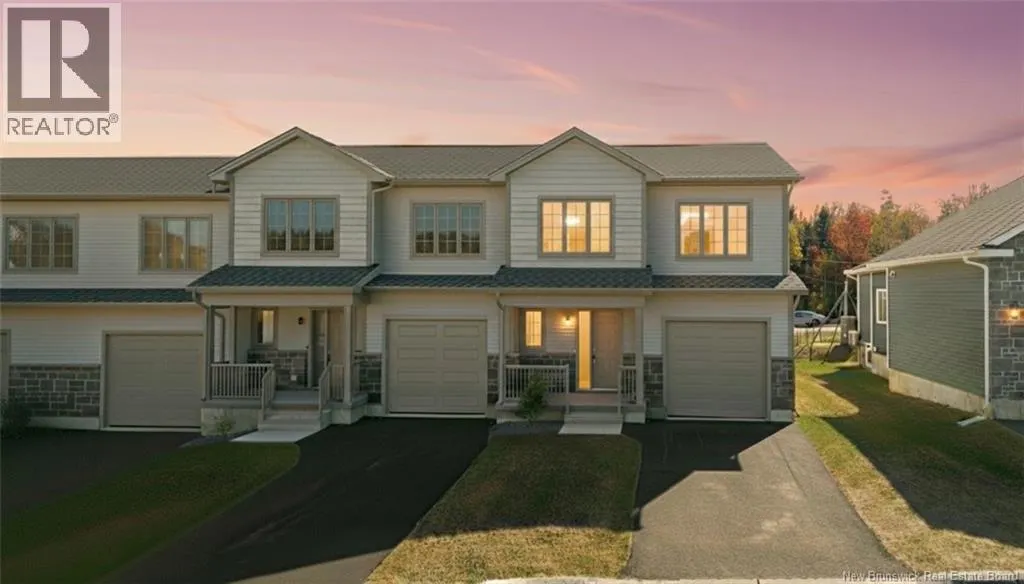 2 Huntingdon Circle