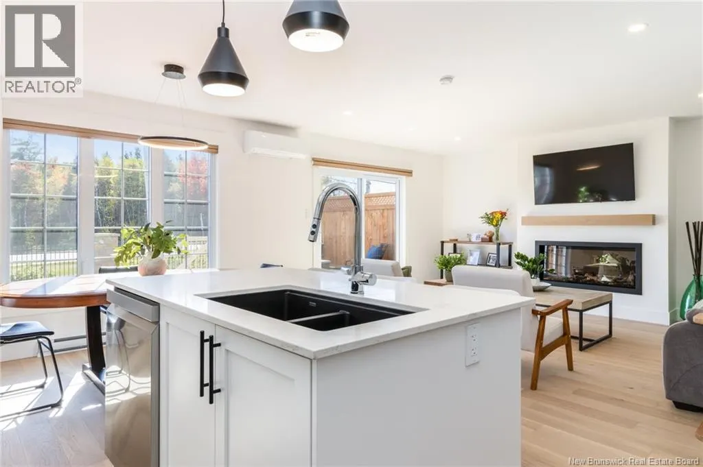 2 Huntingdon Circle