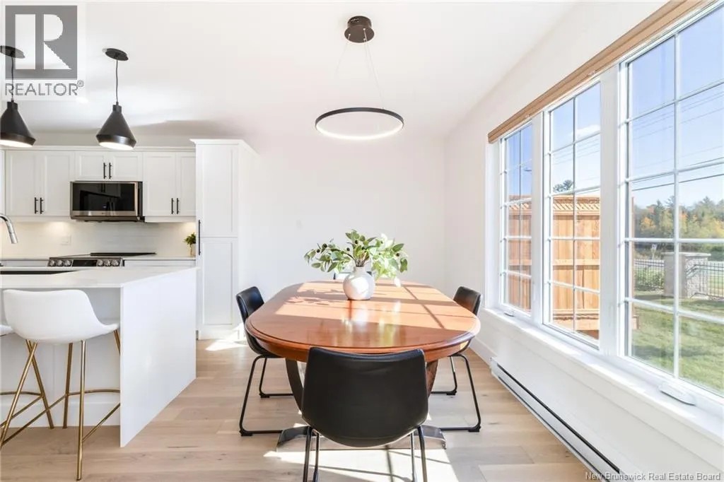 2 Huntingdon Circle