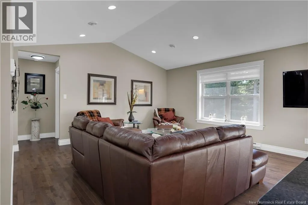 42 Bel-Air Avenue