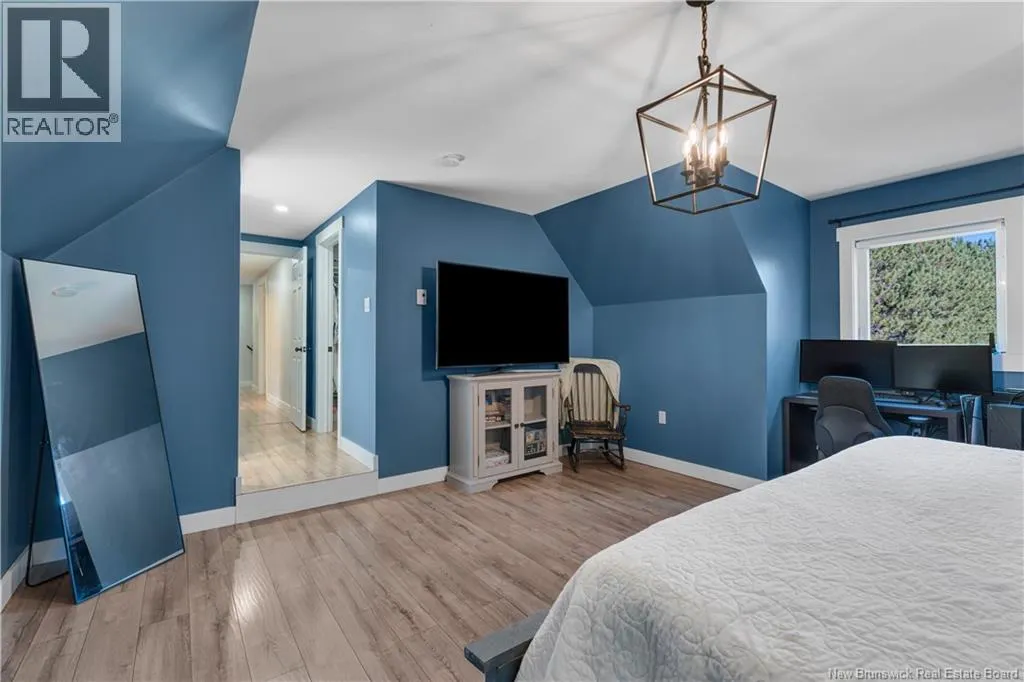460 Bells Mills