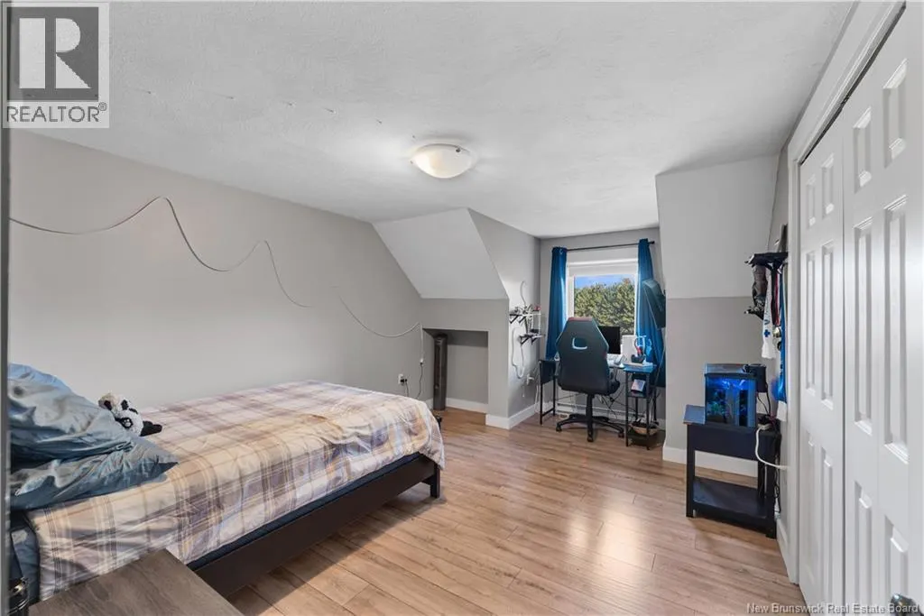 460 Bells Mills