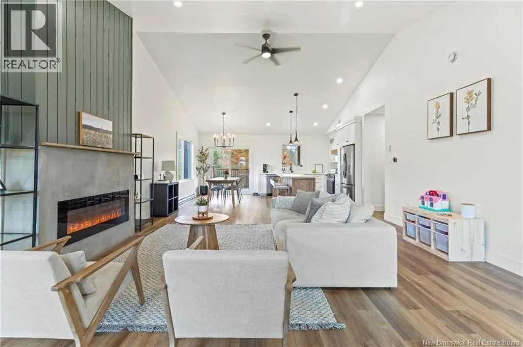 27 Hemlock Street