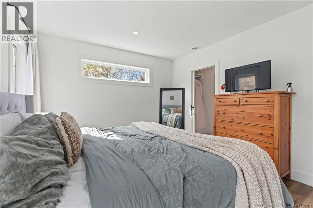 27 Hemlock Street