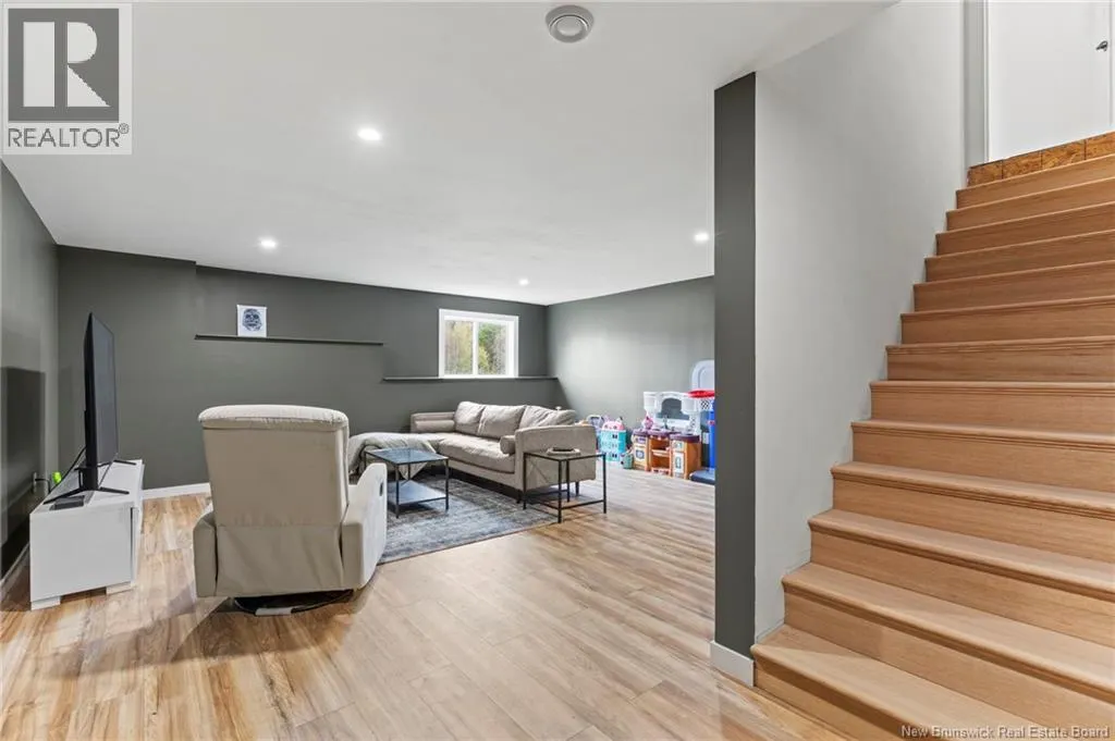27 Hemlock Street