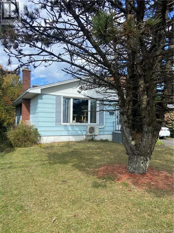 877 Grandview Avenue