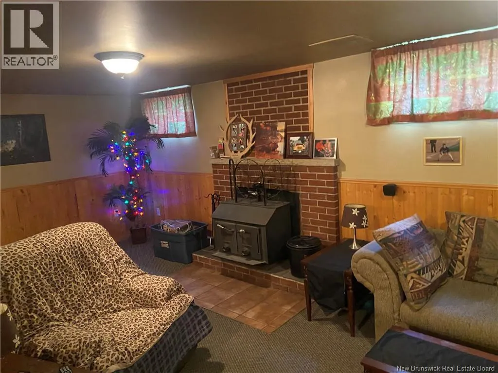 877 Grandview Avenue