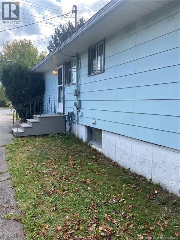 877 Grandview Avenue