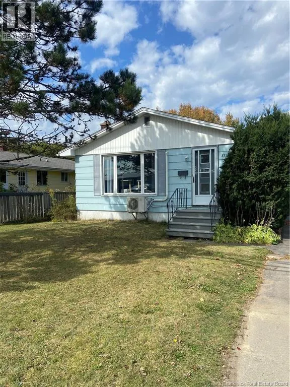 877 Grandview Avenue