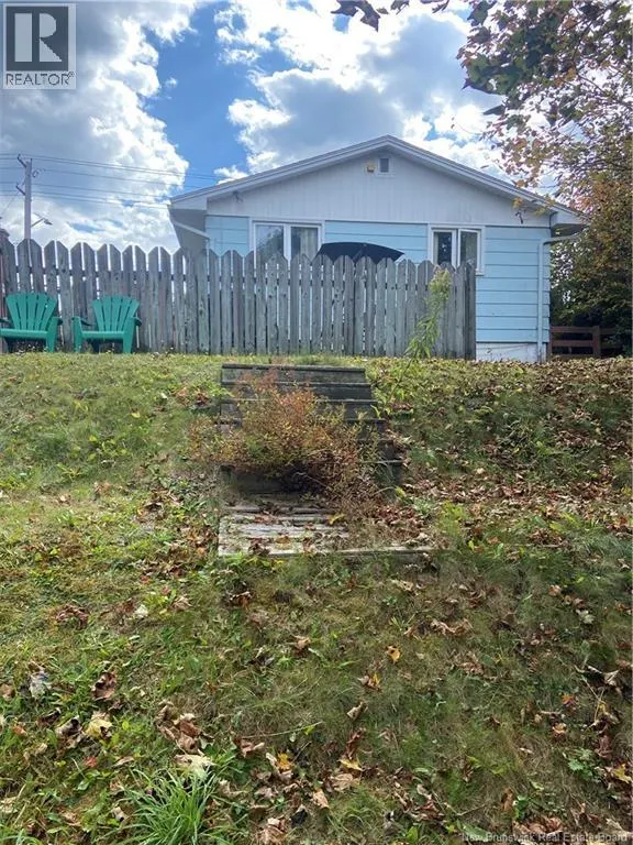 877 Grandview Avenue