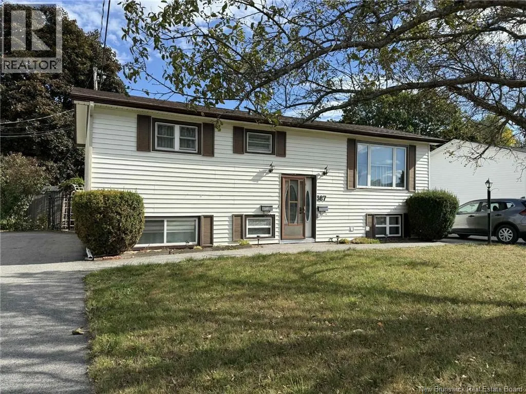 387 Highplain Crescent