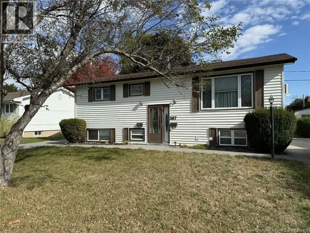 387 Highplain Crescent