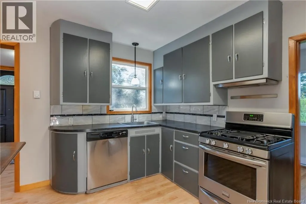 381 Caledonia Road