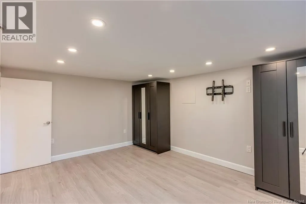 381 Caledonia Road