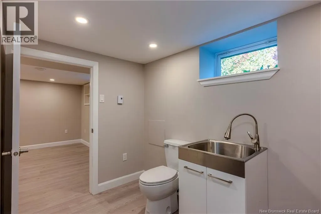 381 Caledonia Road
