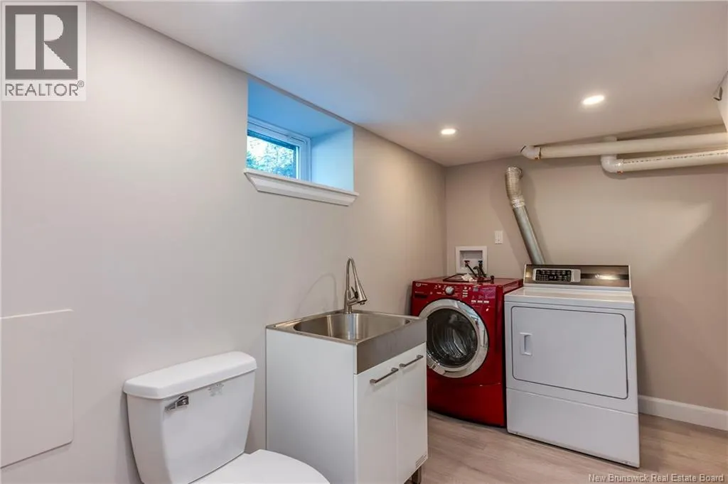 381 Caledonia Road