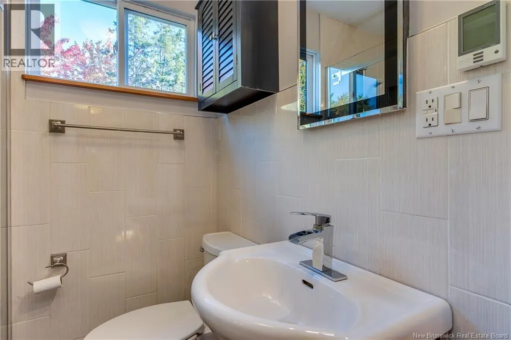381 Caledonia Road