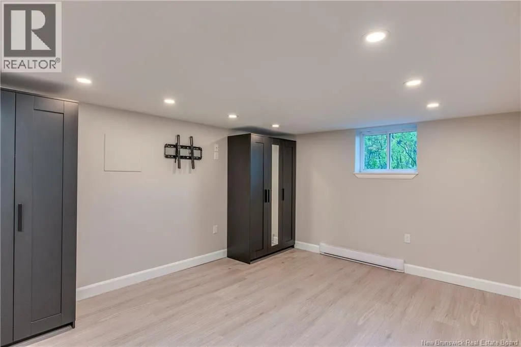 381 Caledonia Road