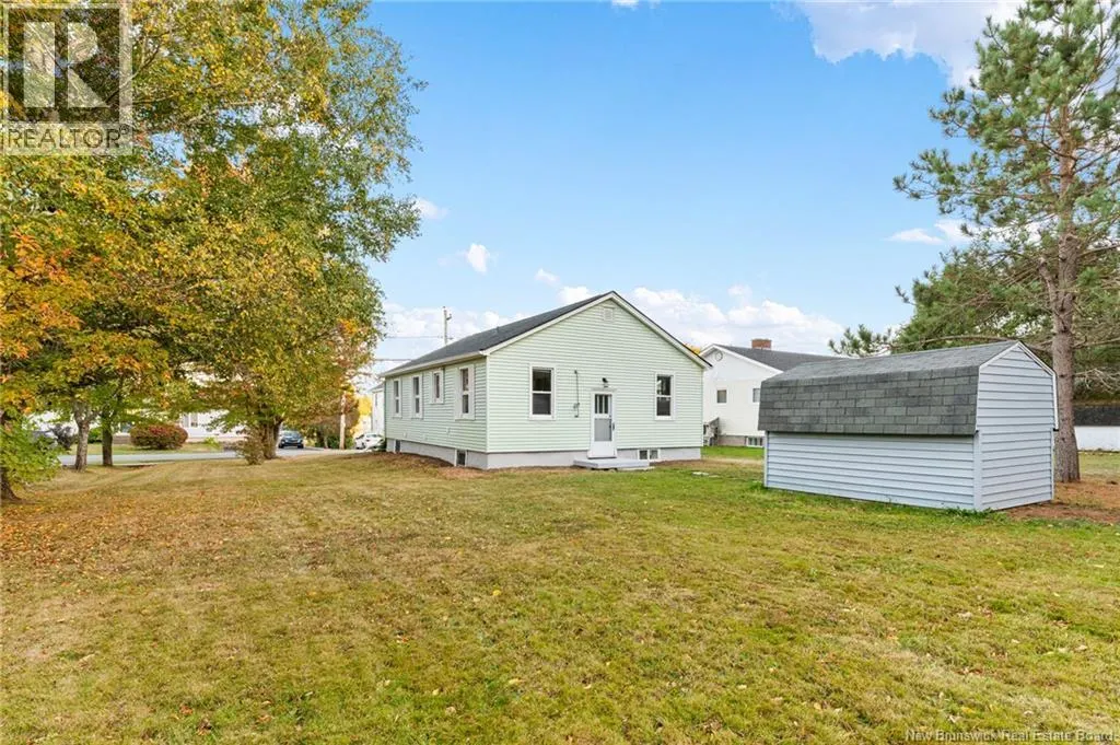 42 Squire St