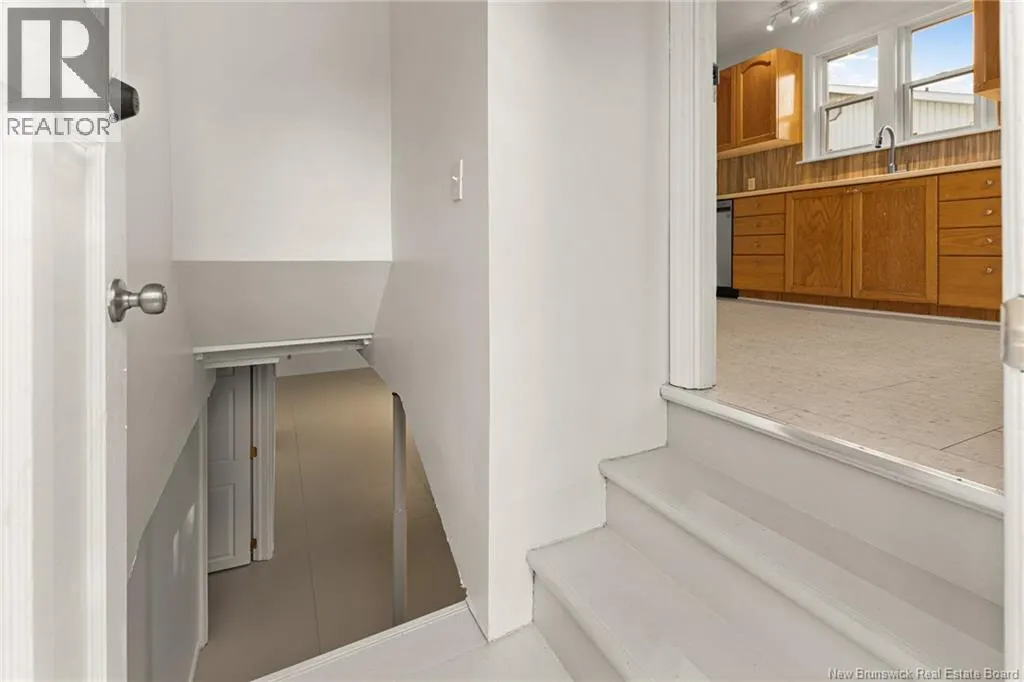 42 Squire St
