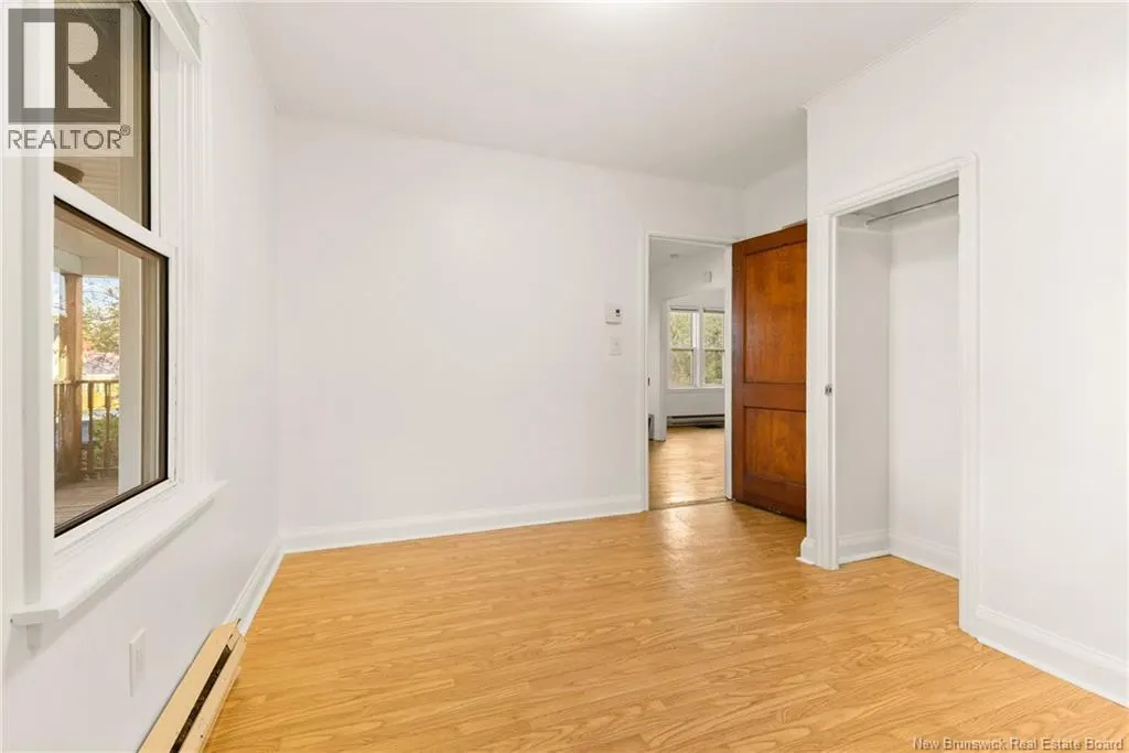 42 Squire St