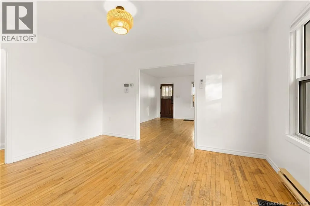 42 Squire St