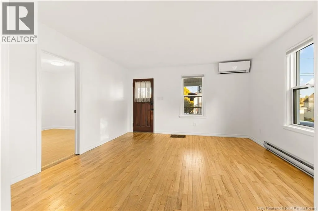 42 Squire St