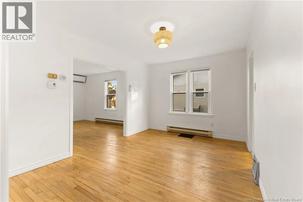 42 Squire St