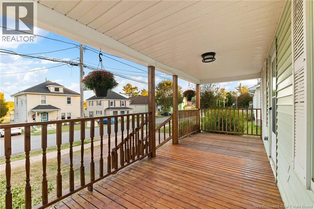 42 Squire St