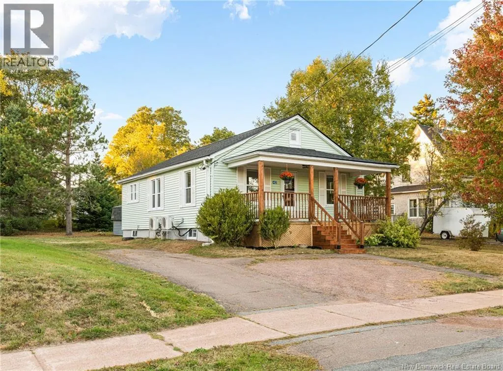 42 Squire St