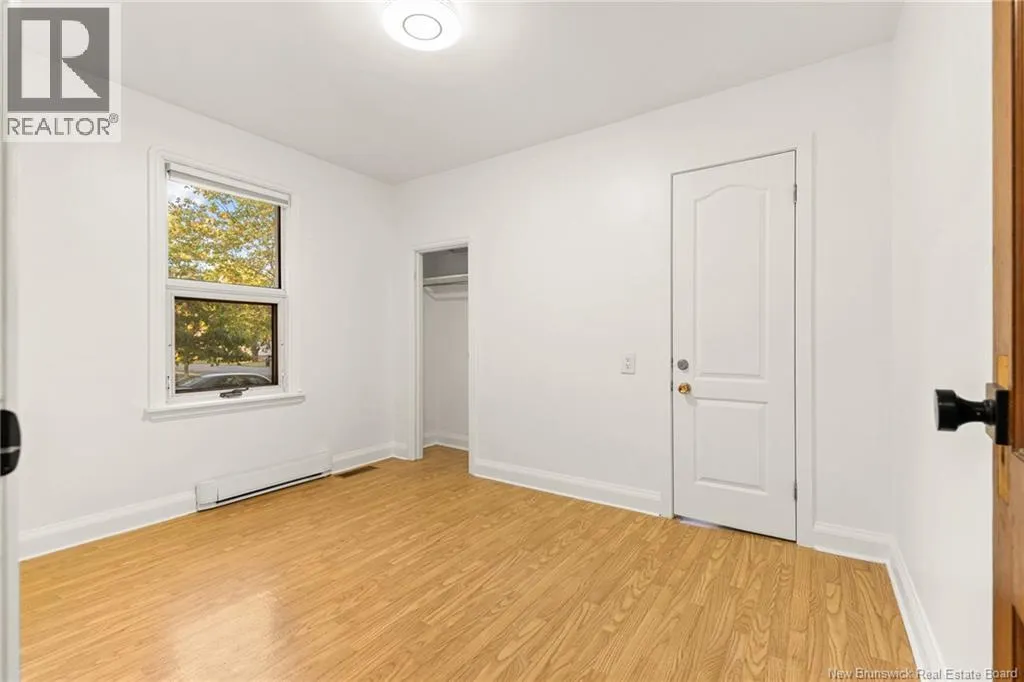 42 Squire St