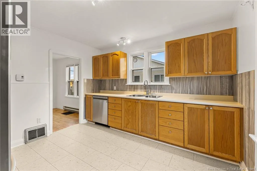 42 Squire St
