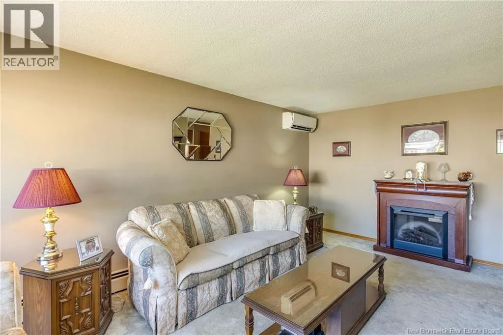 44 Fernwood Avenue