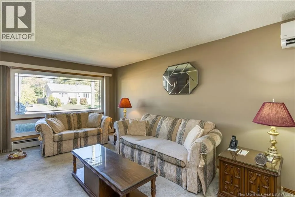 44 Fernwood Avenue