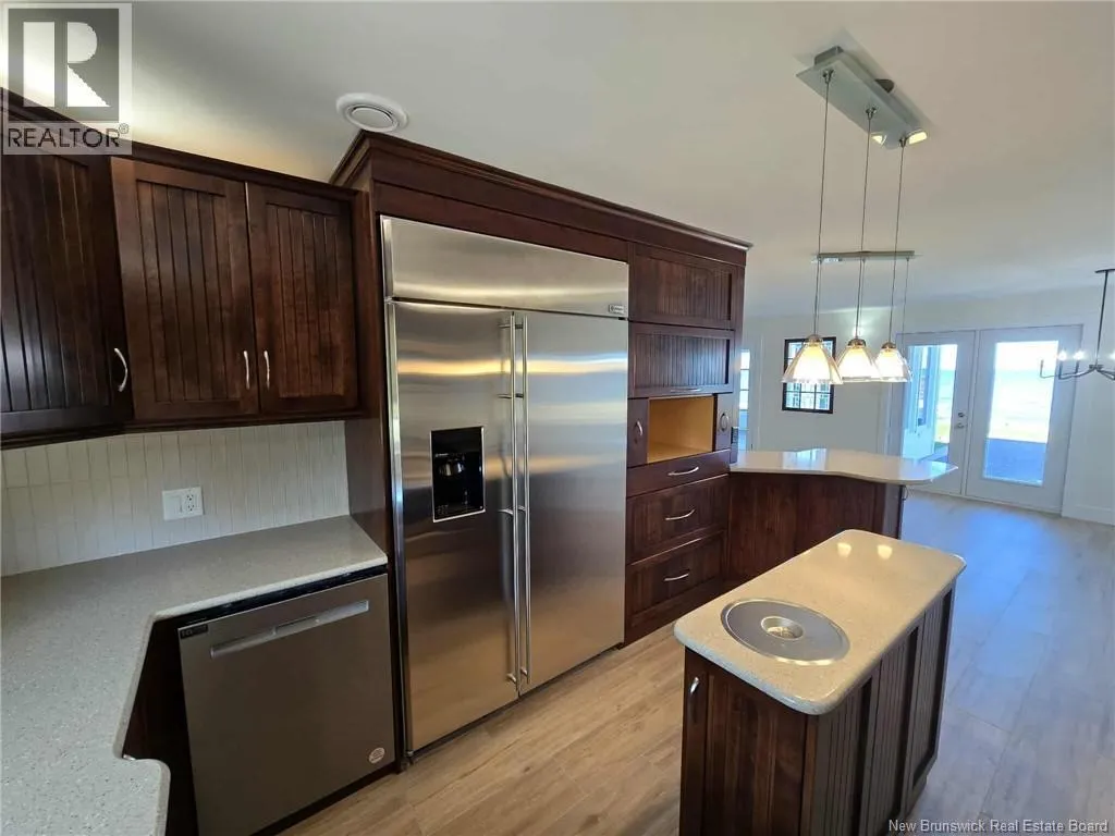 2156 Queen Elizabeth Drive