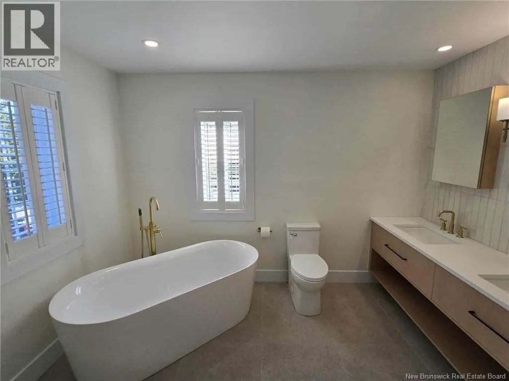 2156 Queen Elizabeth Drive
