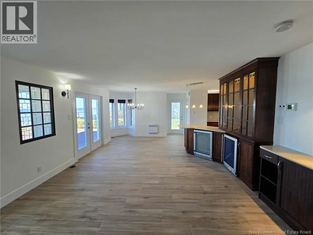 2156 Queen Elizabeth Drive