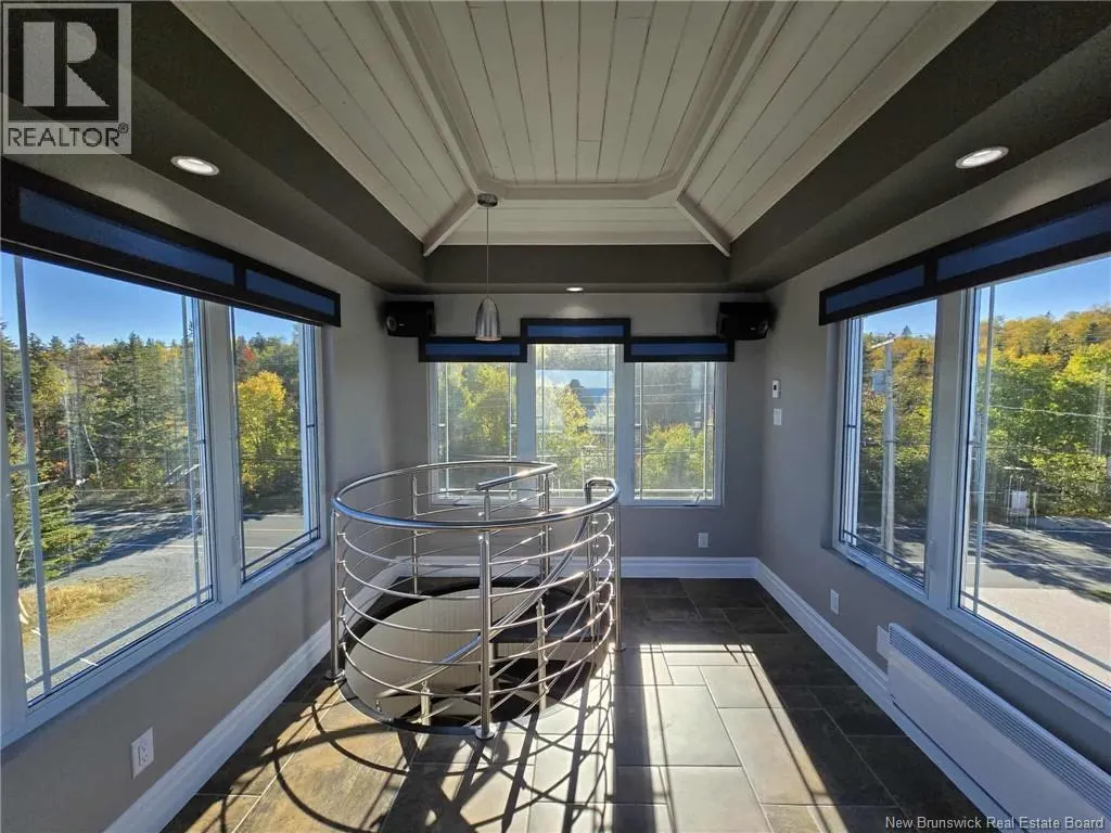2156 Queen Elizabeth Drive