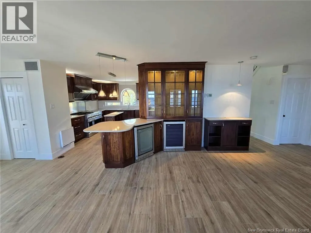 2156 Queen Elizabeth Drive