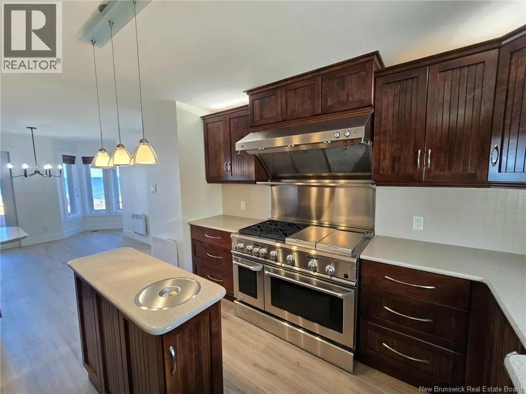 2156 Queen Elizabeth Drive