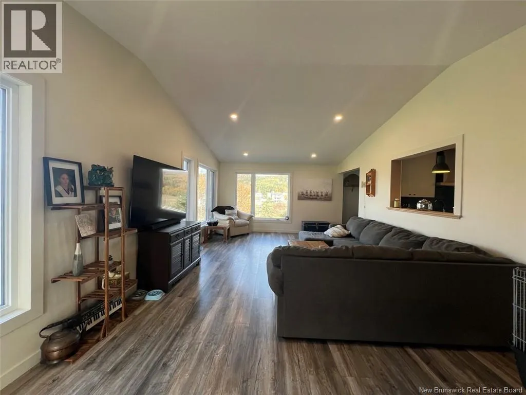 5474 Centrale Road