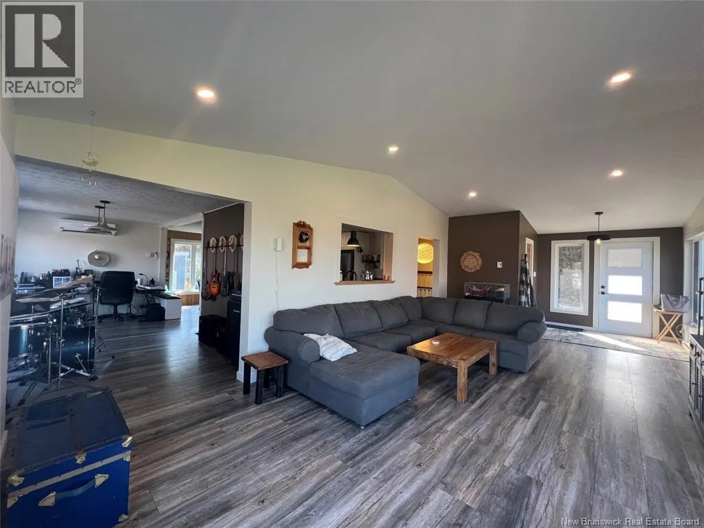5474 Centrale Road