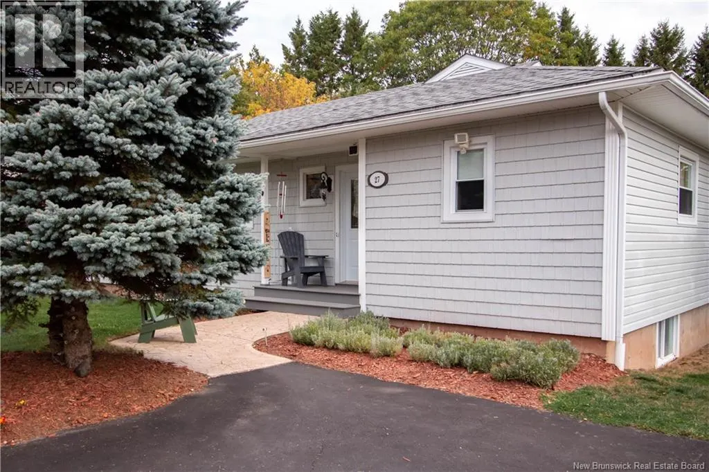 27 Maxwell Drive