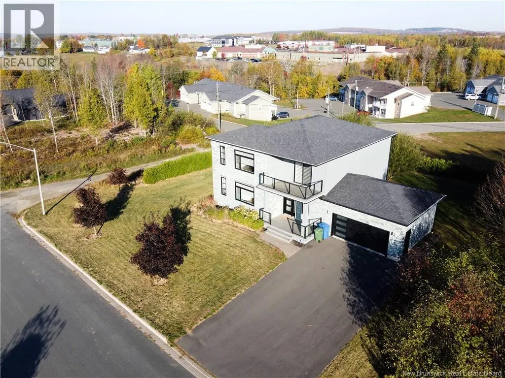 44 Bicentennial Drive