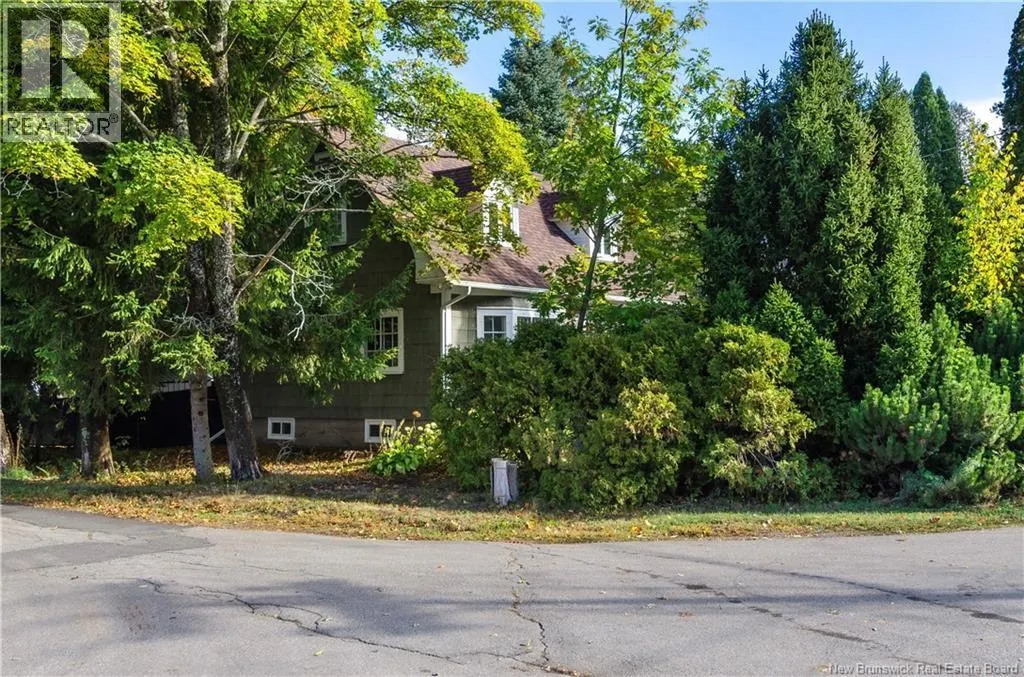 42 Arnold Avenue