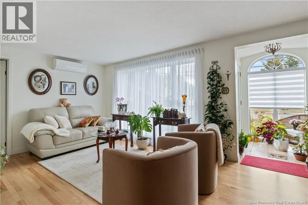 22 Rue Beausejour Street