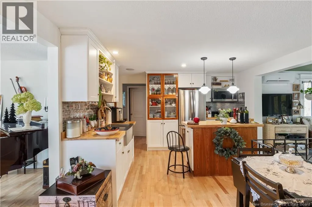 22 Rue Beausejour Street